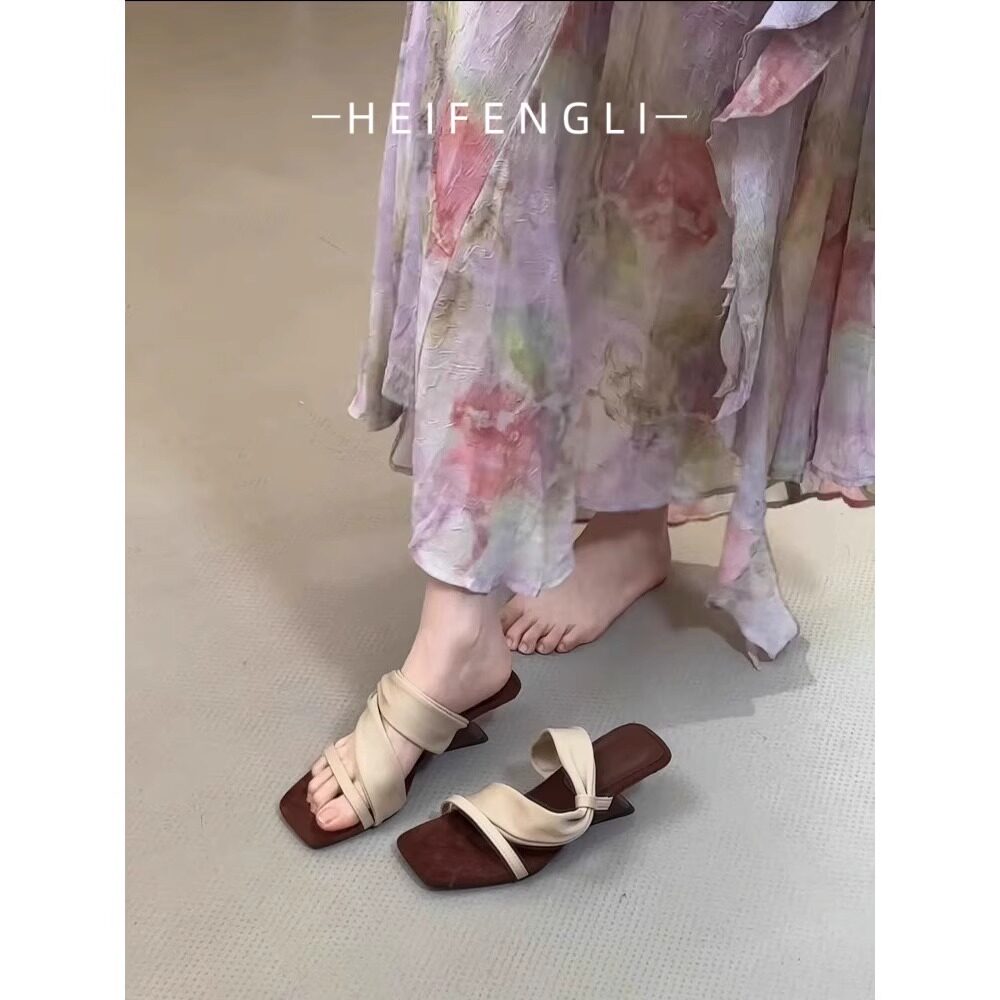 坡跟绝美凉拖鞋女夏季外穿2025年新款交叉带高跟凉鞋女时尚高级感