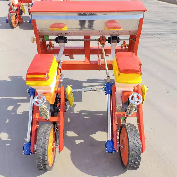 农用玉米播种机四轮车带黄豆种植机新款高粱点播机深施肥种玉米机