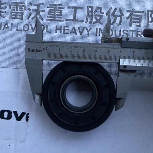 潍柴雷沃RG60/70水稻收割机托带轮油封总成,305轴承用,