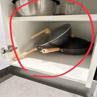 厨房锅具收纳盒整理橱柜锅盖置物架滑轮杂物收纳架分隔神器省空间