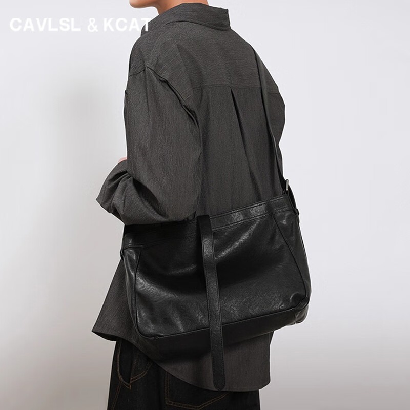 CavlslKcat男士真皮斜挎包大容量通勤单肩包邮差包高级感休闲背包