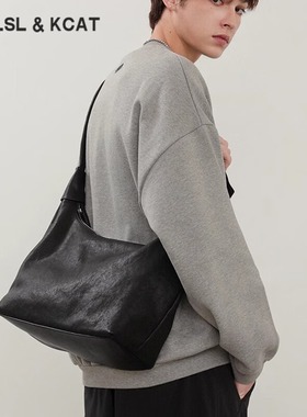 CAVLSLKCAT斜挎包男士大容量饺子包头层牛皮单肩包斜背包慵懒风