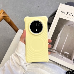 C家壳波漾磁吸液态硅胶适用华为mate60手机壳mate70奶黄色Pura70亲肤软糯防滑耐脏四角加厚防摔P70高级感女