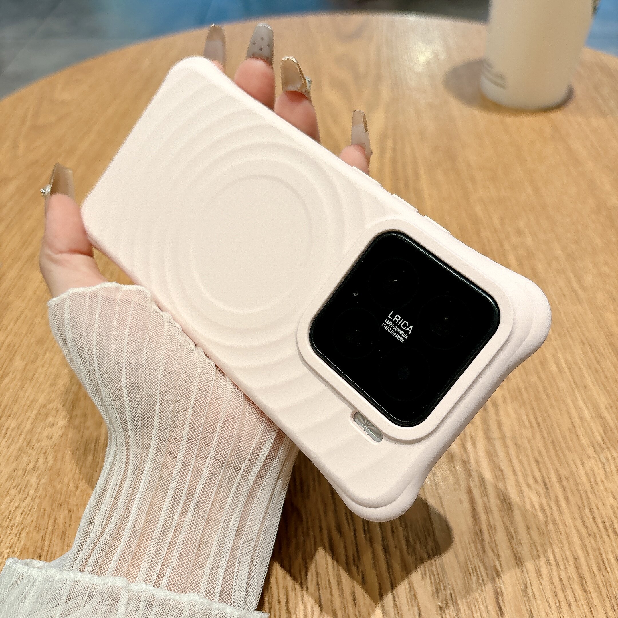 C家壳波漾磁吸液态硅胶适用小米15/14手机壳13奶黄色oppoFindx8亲肤软糯防滑耐脏四角加厚防摔X8pro高级感女