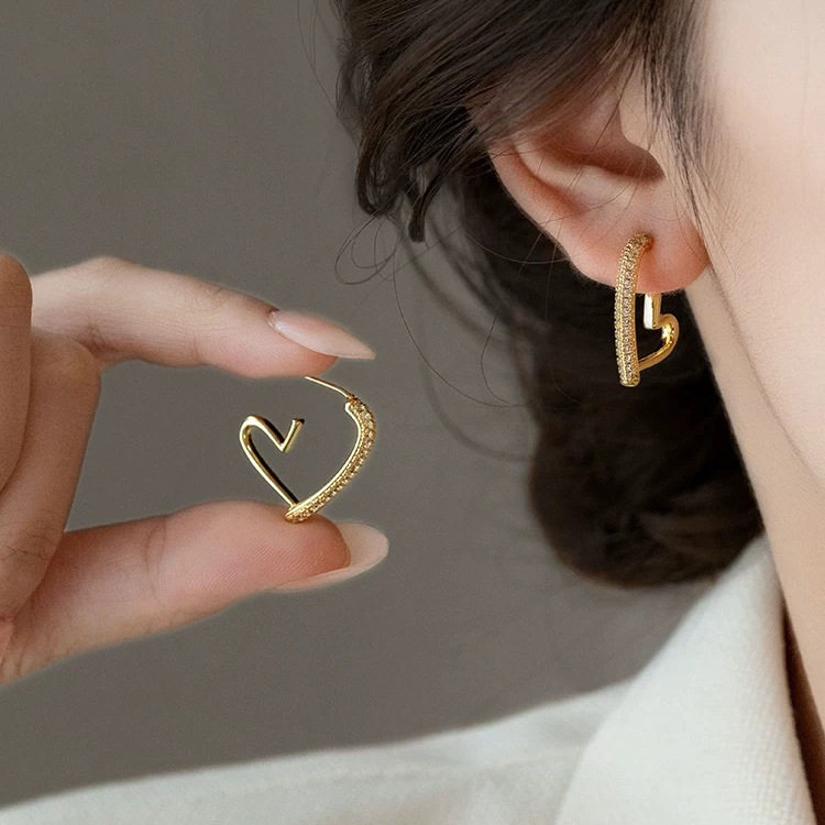 925纯银超闪爱心耳钉轻奢小众设计高级感耳环新款优雅气质饰品女,饰品/流行首饰/时尚饰品新,耳环,淘宝优惠券,粉丝福利购,淘宝优惠卷
