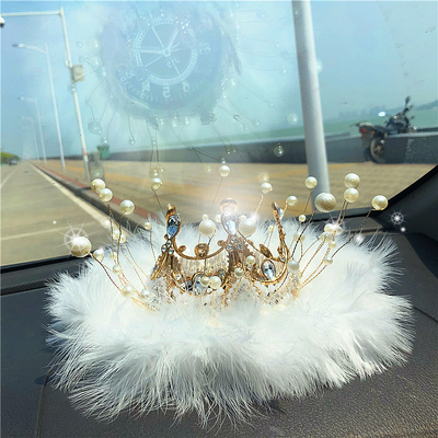 汽车装饰车内摆件高档皇冠网红车内中控台装饰品车饰摆件女可爱