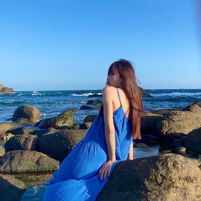 克莱因蓝色裙子海边度假连衣裙三亚旅行穿搭沙滩裙宽松吊带裙女夏