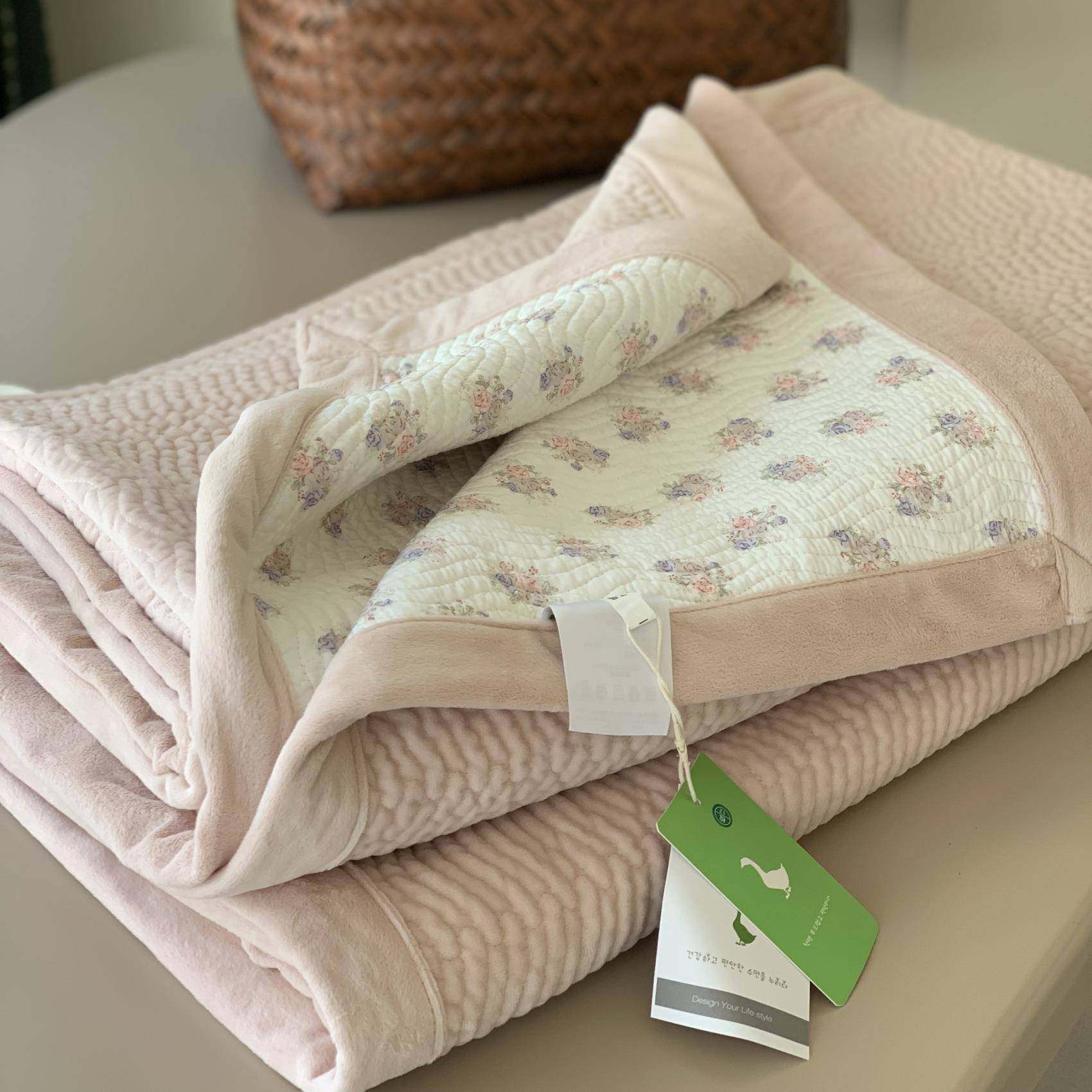 韩国大鹅秋冬加厚A面天丝B面超柔绒床盖单件保暖夹棉防滑床单炕盖