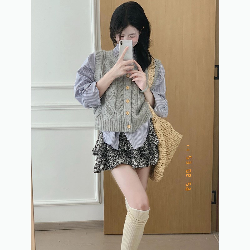 早秋学院风套装2023新款蓝色条纹衬衫灰色针织开衫碎花高腰半身裙