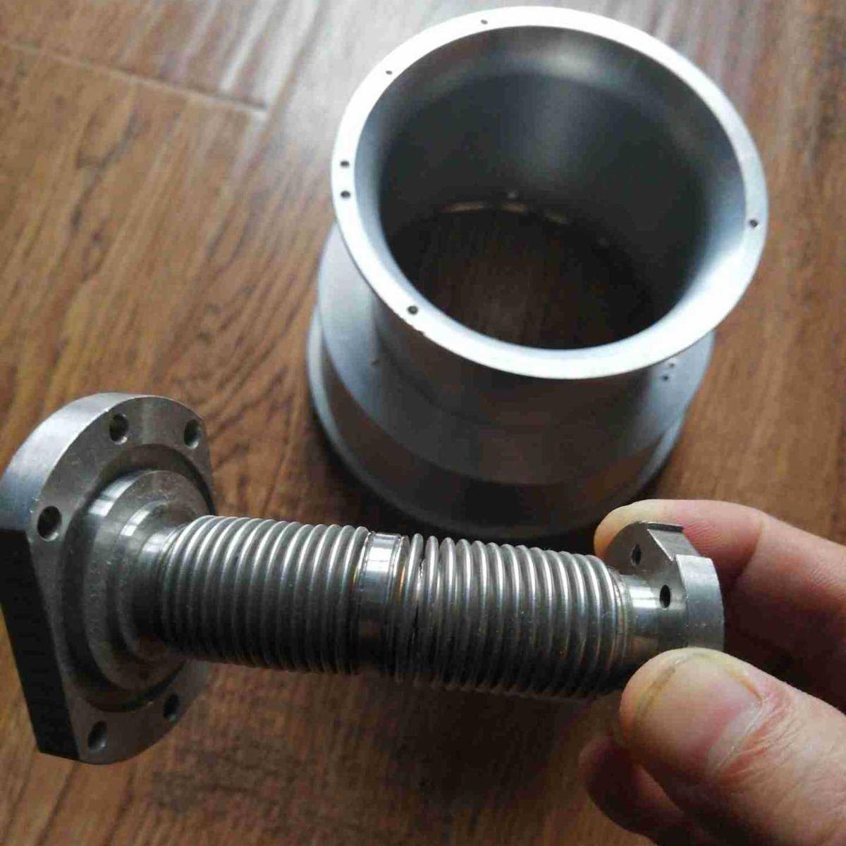 机械制造焊接，装配，制造各种实验装置，非标实验件及装置制造。