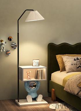 创意宇航员床头柜落地灯客厅卧室一体收纳置物架儿童房装饰品摆件