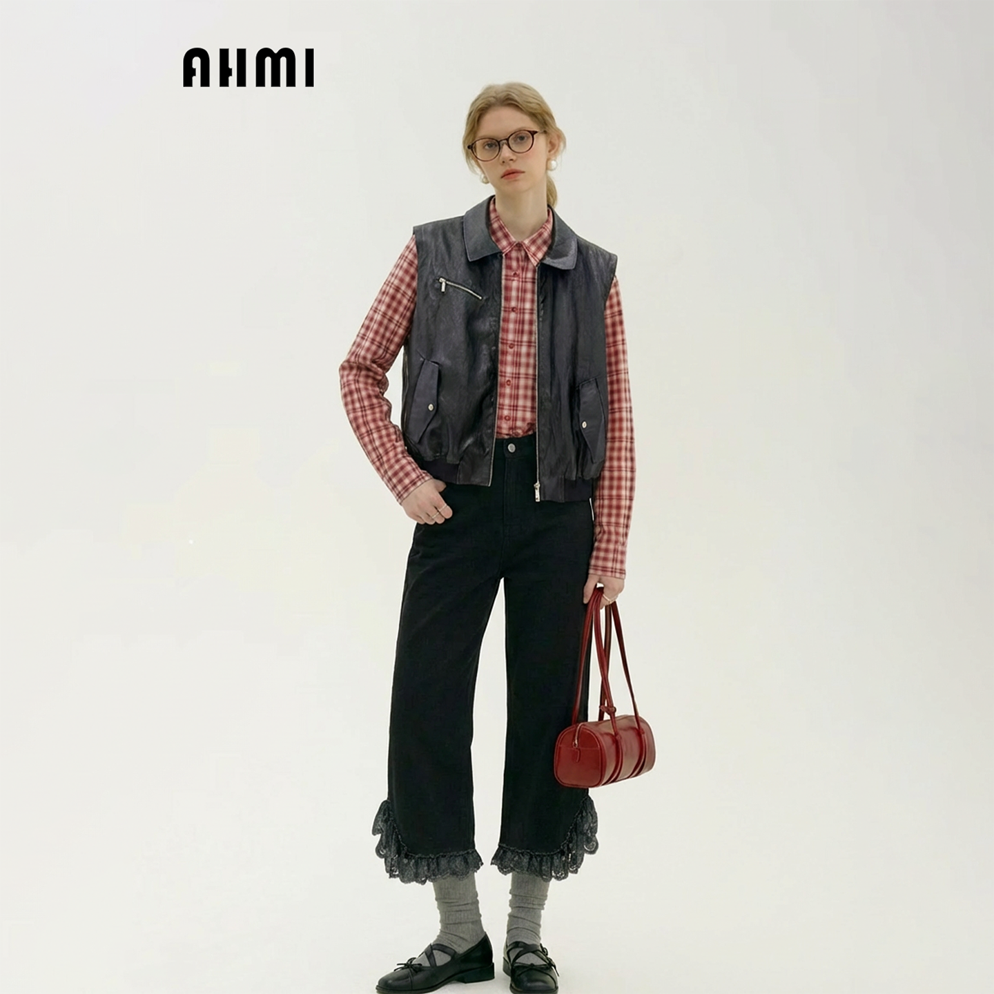 AHMI“甜酷暗黑”黑色无袖皮衣马甲外套女冬外穿2026春季叠穿上衣,女装/女士精品,马夹,淘宝优惠券,粉丝福利购,淘宝优惠卷