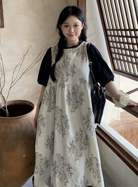 大码女装胖mgm新中式复古刺绣宽松叠穿系带罩裙+黑色连衣裙两件套