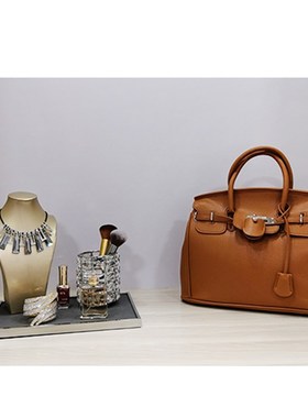 全屋定制样板房主卧衣柜衣帽间软装饰品摆件包包项链道具托盘组合