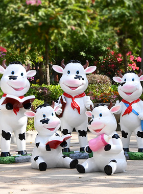 新年牛玻璃钢动物雕塑户外卡通奶牛摆件幼儿园商场园林景观装饰品