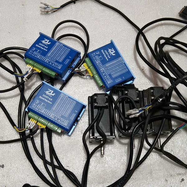 智力ZL闭环步进驱动器电机2ZS57-6.057J1880议价