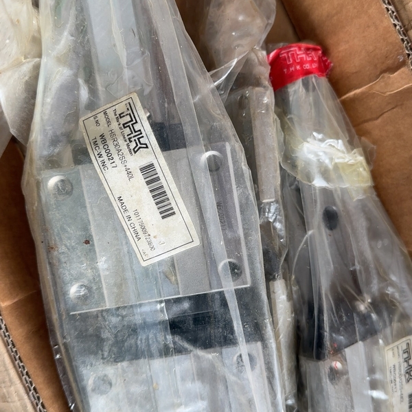 THK滑轨HSR30A2SS+440L实物拍摄（请询价）