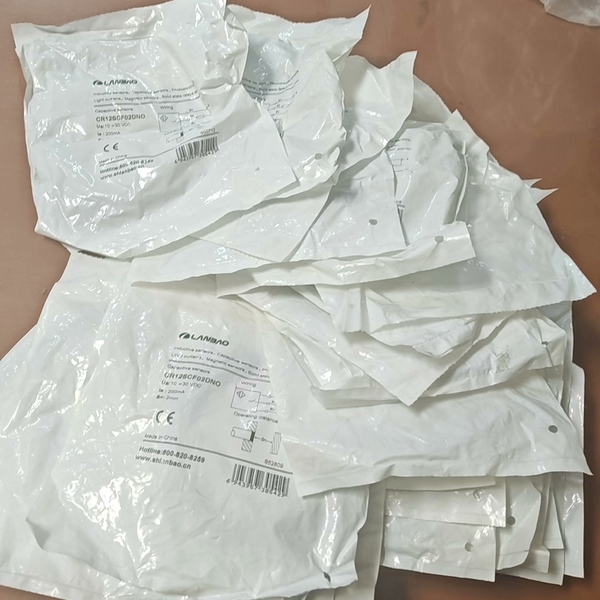 议价LANBAO兰宝CR12SCF02DNO接近开关，全新