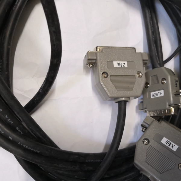 议价全新广州数控928T系列系统到驱动器DA98系列信号线，5米