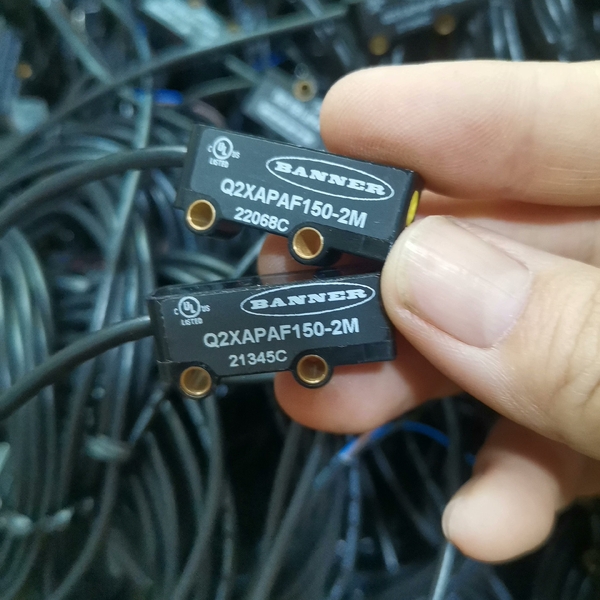 议价邦纳传感器Q2XAPAF150-2M现货九十个，拍前询价为准