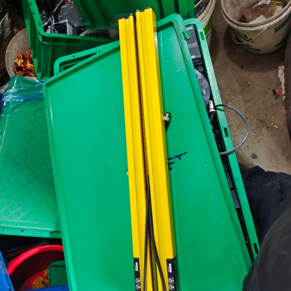 Wenglor德国威格勒光栅，型号：SEMG634，有两个，