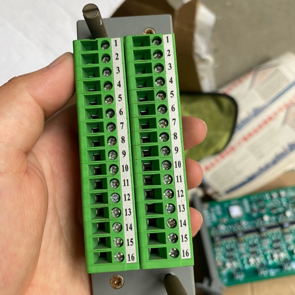 原装正品浙大中控接线端子 XP520 现货实拍 打包价45一