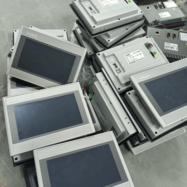 昆仑通态 7寸屏 TPC7022Es 拆机，成色充新，卡（请询价）