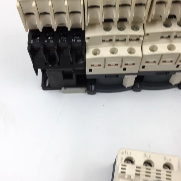 GV2-PM10C/08C/LADN22 CADC50..C