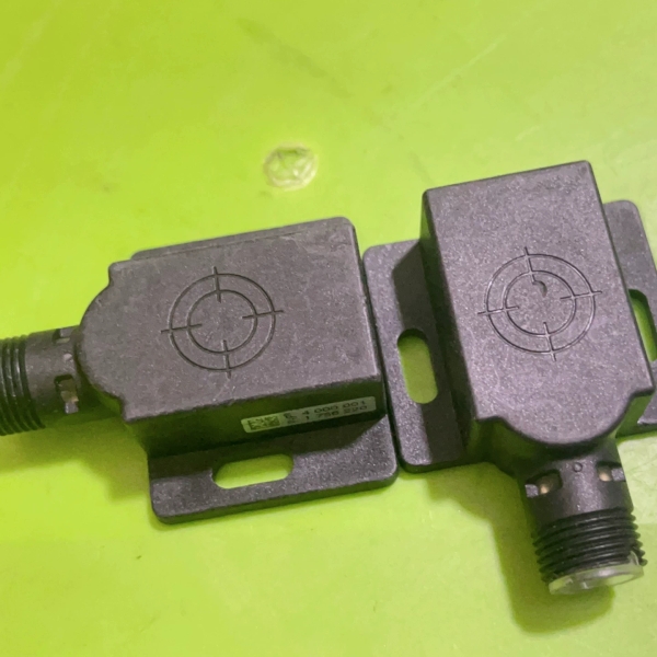 倍加福电感式传感器NBN15-F202-E2-V1 接近开关