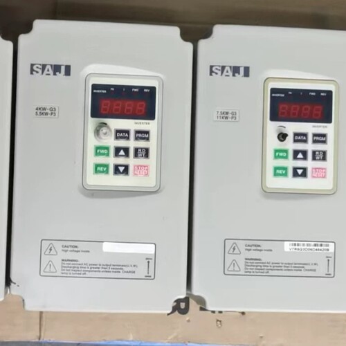 议价三晶变频器 V004G3/V5R5P3 380V4KW三台