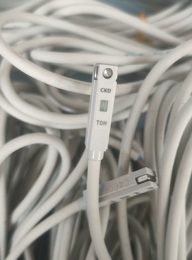 议价CKD磁性开关TOH-3米线-21条，1米线-1条。工程余料