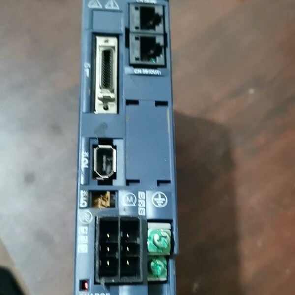 富士驱动器RYH401F5-VV2  400W  220V