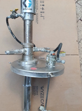 固瑞克柱塞泵223954设备上拆的成色不错，价格3600需要【议价】