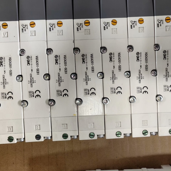 VQC4201-5EB1  SMC电磁阀成色漂亮实图（请询价）