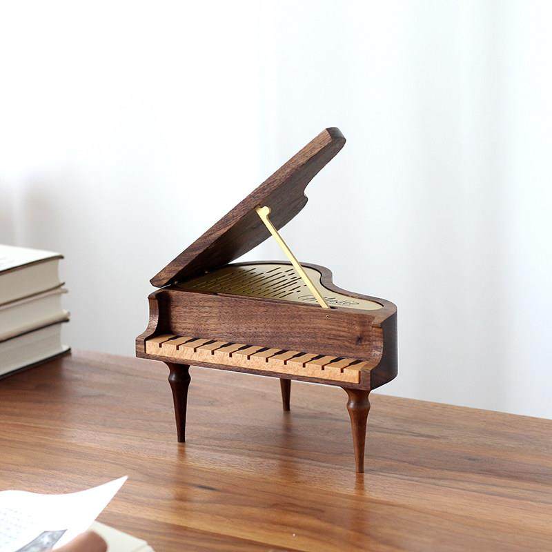 三思工房八音盒桌面迷你钢琴摆件木质复古家居装饰品创意生日礼品