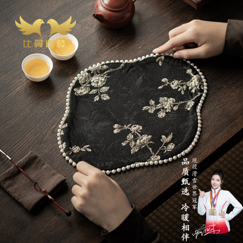 比翼连枝织锦梅花刺绣手工茶席