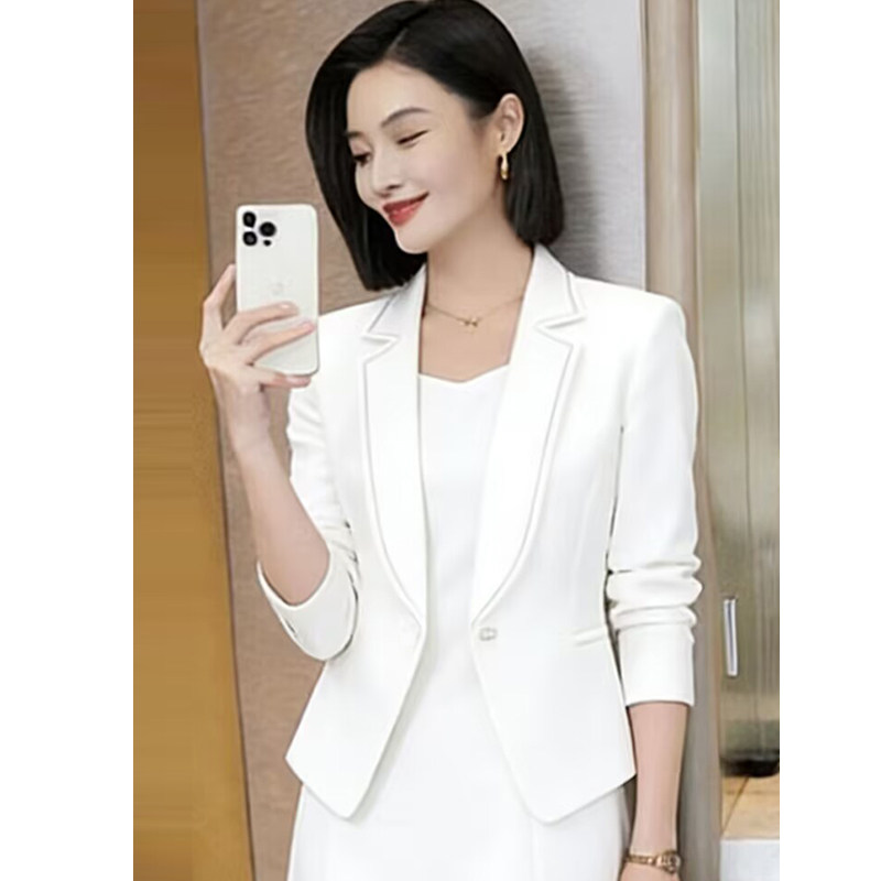 高级感白色西服外套女短款一粒扣修身显瘦轻职西装2026年早春新款