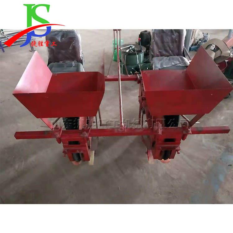 乘坐式大葱移栽器马力带动大葱种植机可移动式大葱栽种机