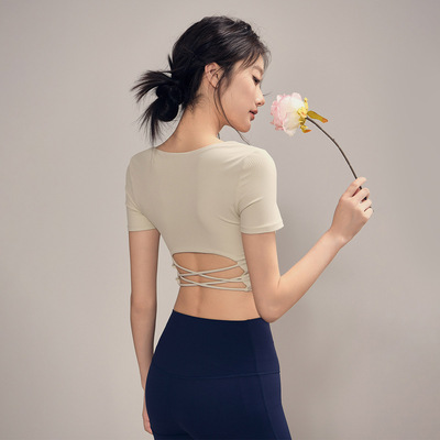 新款带胸垫瑜伽服美背短