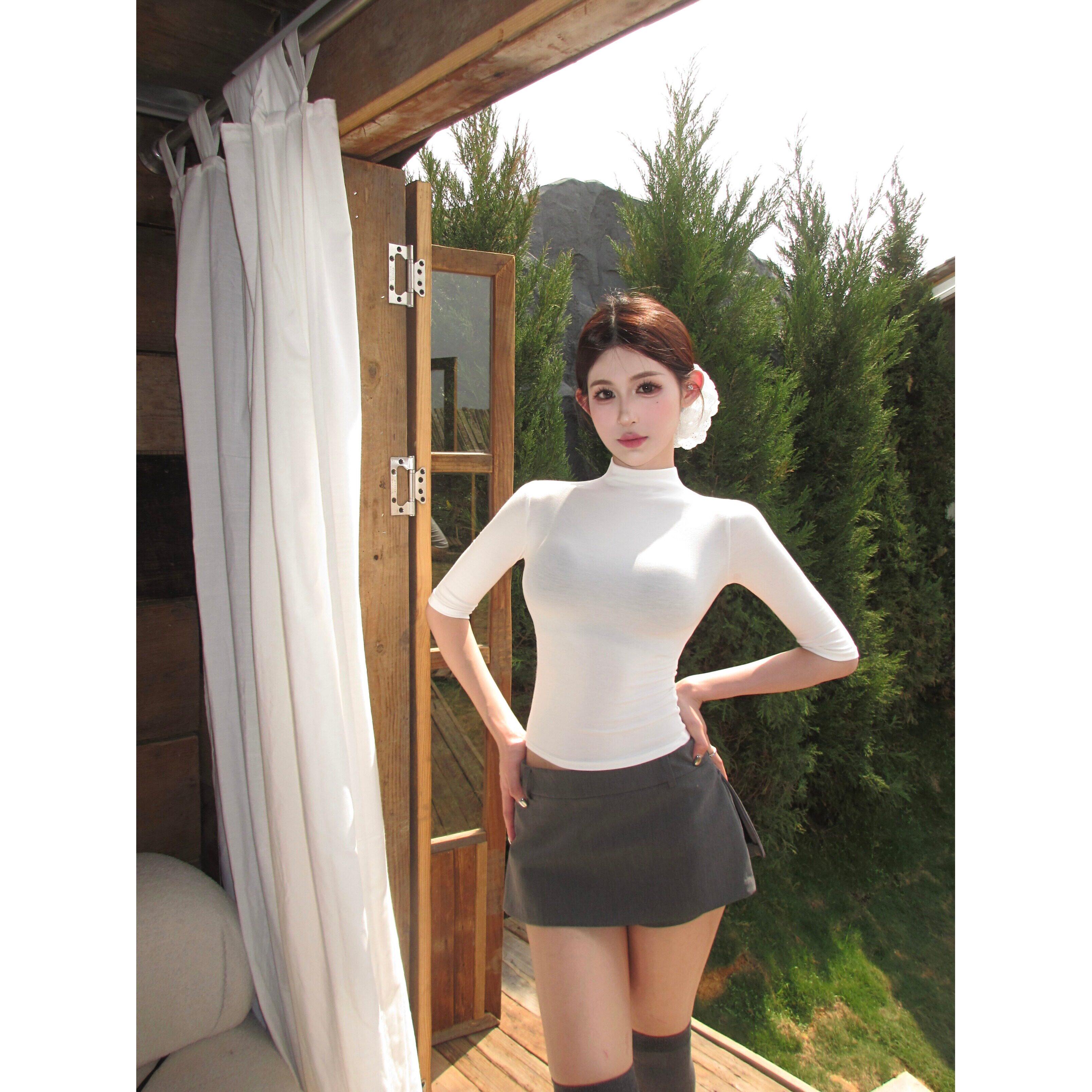 白色半高领短袖正肩T恤女夏季五分袖修身内搭辣妹紧身凸显身材上