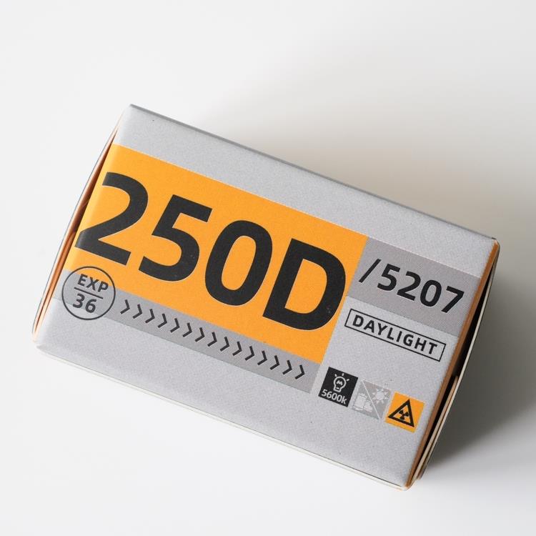 135胶卷彩色负片电影卷250D 5207日光型傻瓜相机36张全国包邮ECN2