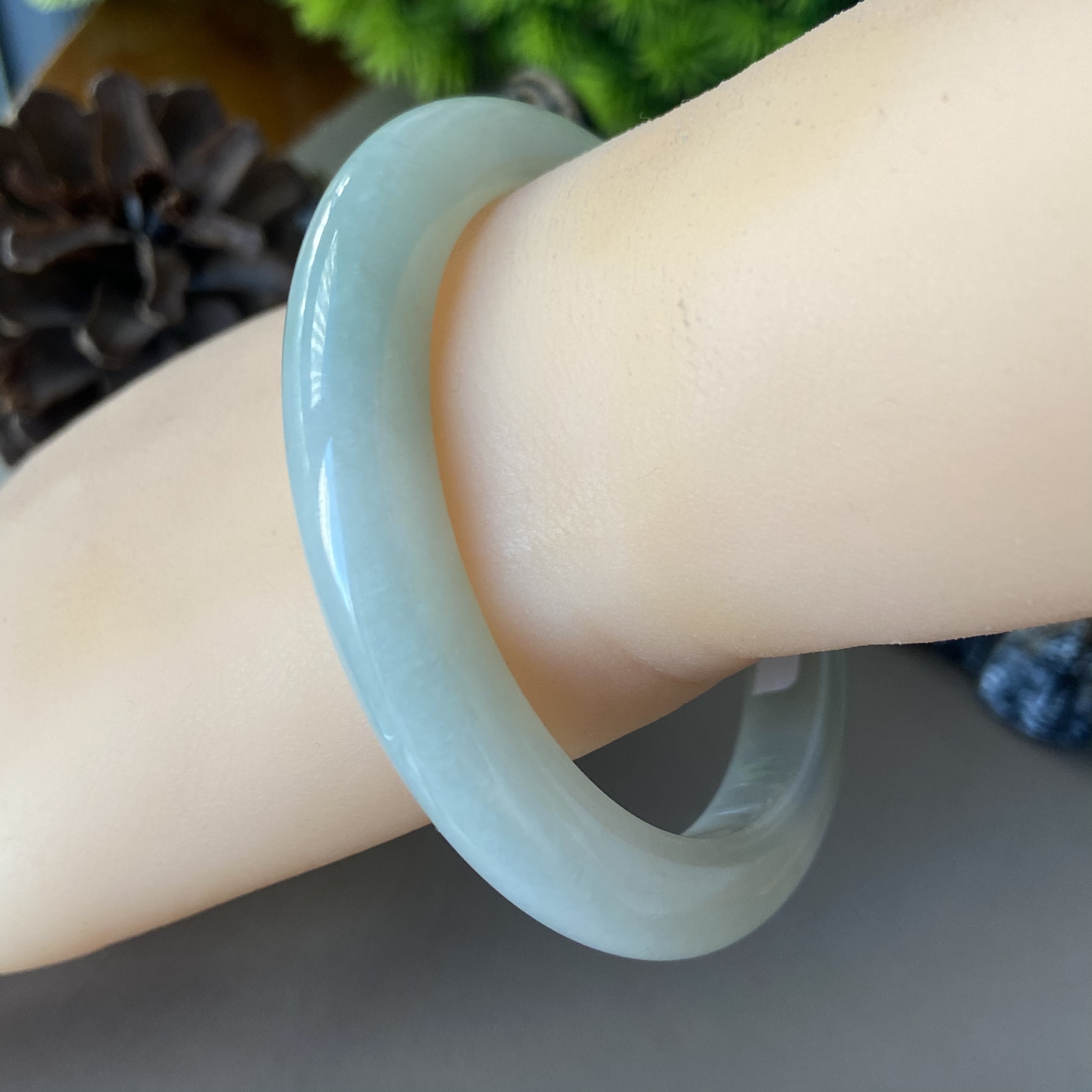 天然缅甸翡翠手镯55细条冰糯种浅绿色玉镯子老坑a货0626带证书