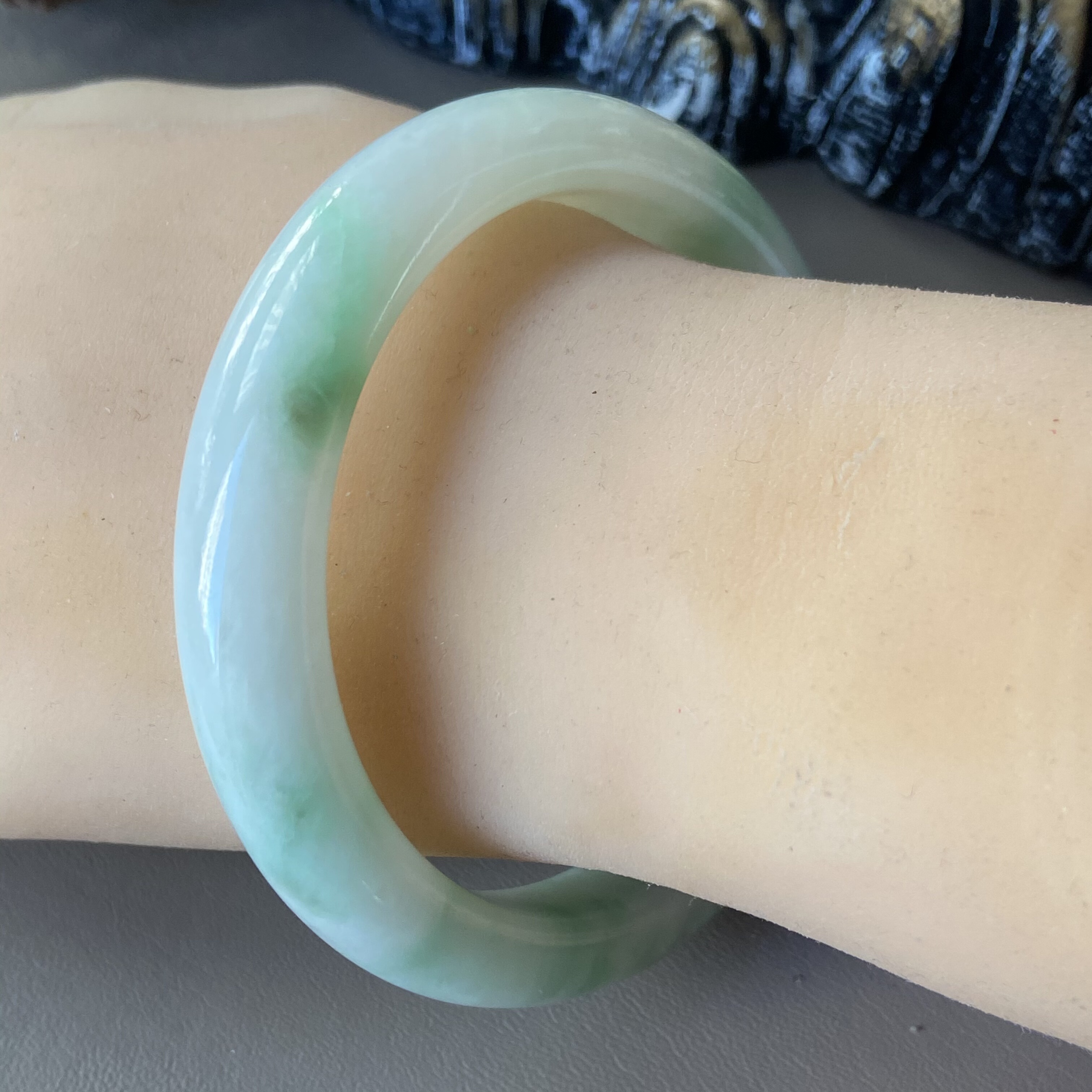 天然缅甸翡翠手镯58冰种飘阳绿飘蓝花玉镯子59老坑a货0862带证书