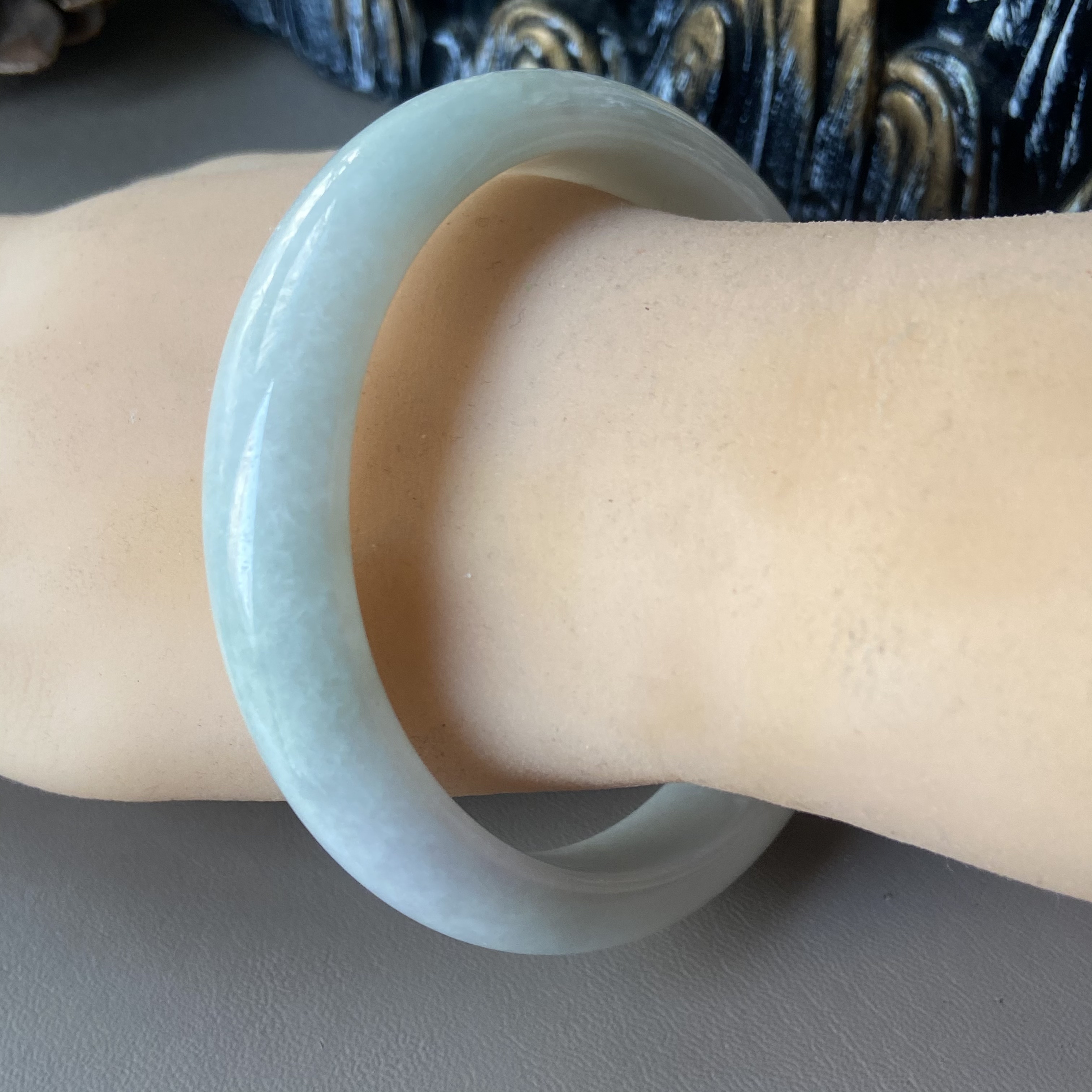 天然缅甸翡翠手镯64特大号冰糯种浅绿玉镯子老坑a货0178带证书