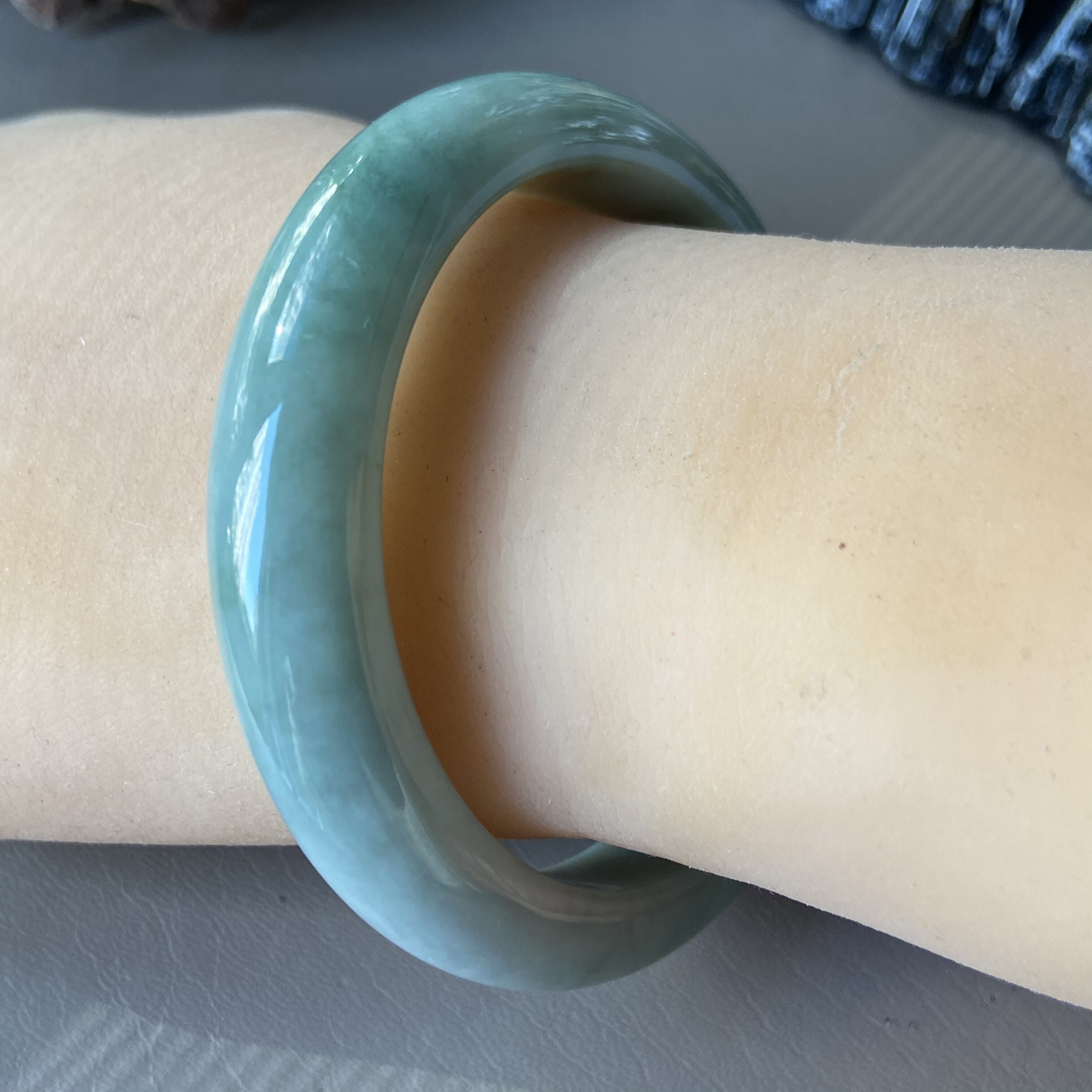 天然缅甸翡翠手镯55冰糯种飘花浅绿玉镯子老坑a货0346带证书