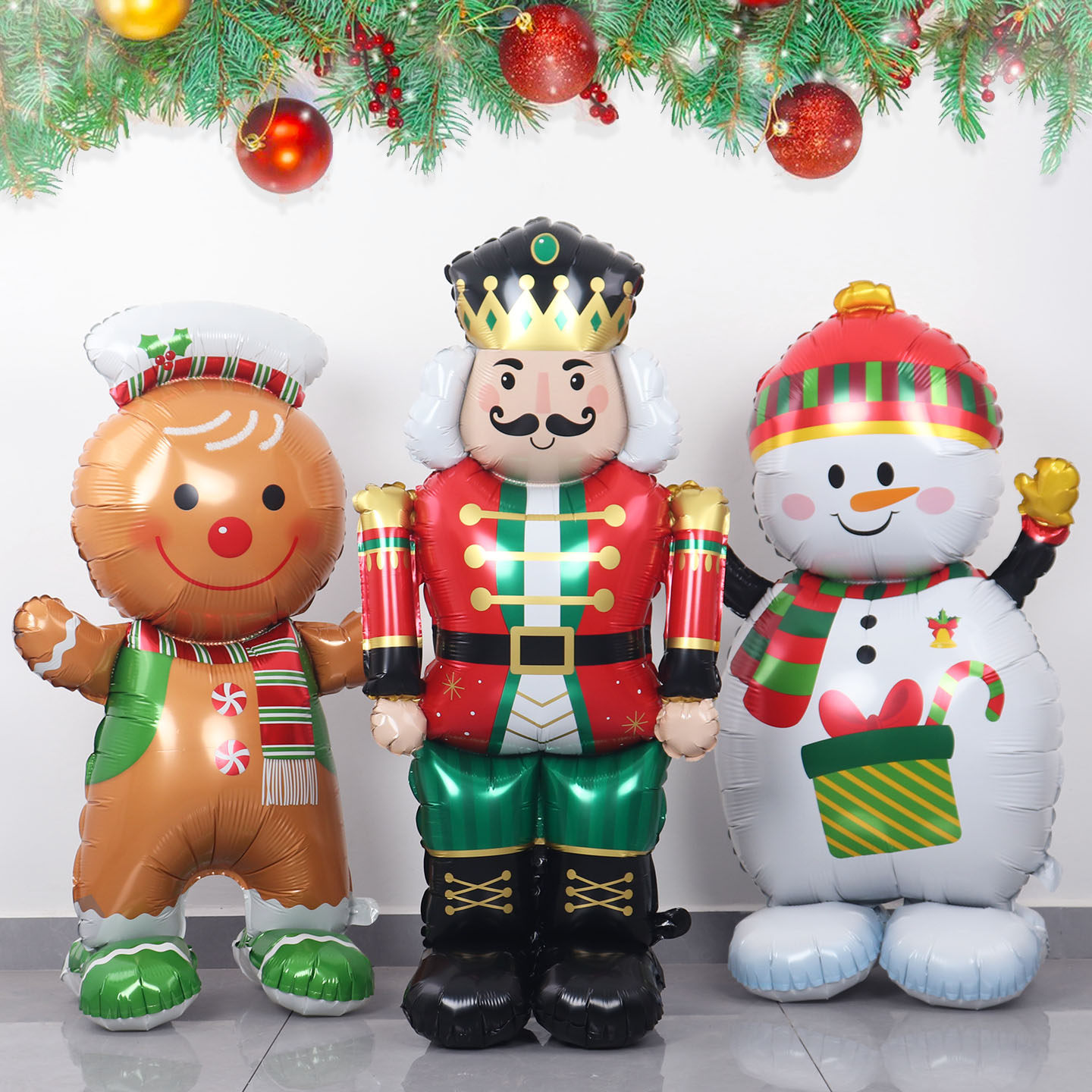 ins圣诞节平安夜立体底座士兵姜饼雪人气球装饰商场店铺橱窗布置