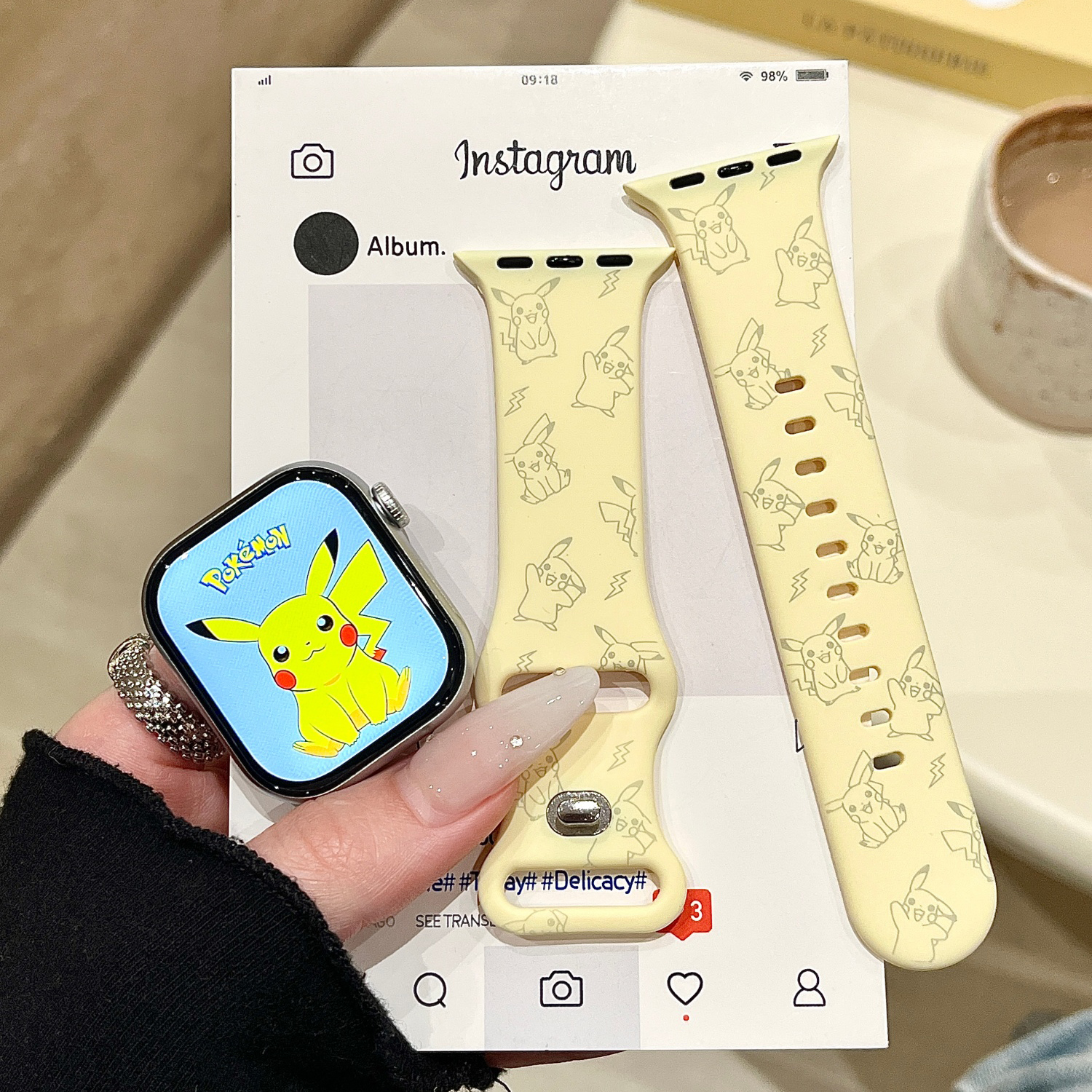 可爱皮卡丘适用苹果手表表带iwatchS11/10/9硅胶Apple/2ultra黄SE