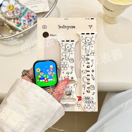 白色笑脸花朵小熊适用iwatchs11/10苹果手表表带硅胶Applewatchs9