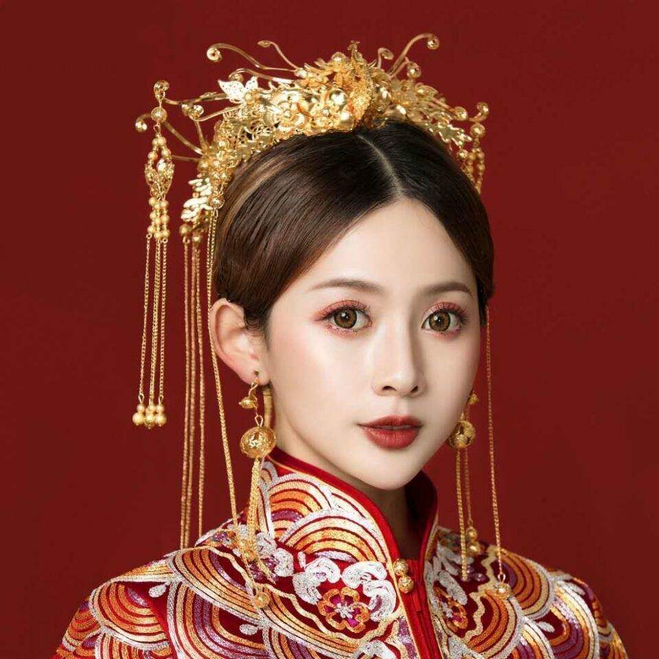 新款新娘中式古装金色凤