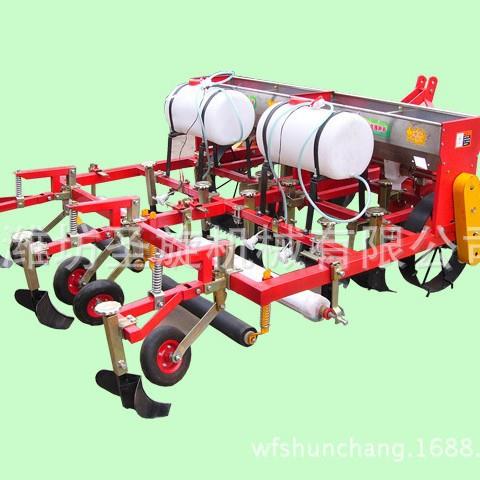 配套四轮拖拉机2行4行6行花生播种机施肥播种起垄喷药覆膜一体机